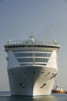 Images Dated 19th May 2006: GREECE-Dodecanese Islands-RHODES-Rhodes Town: Commercial Harbor-Docking Cruiseship