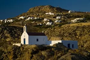 Images Dated 11th September 2007: Greece and Greek Island of Mykonos and one of many chapels thoughout the entire island