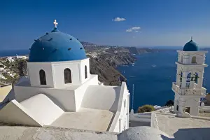 Images Dated 13th September 2007: Greece and Greek Island of Santorini from the small town of Imerovigli with blue
