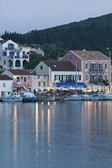 Images Dated 6th May 2006: GREECE, Ionian Islands, KEFALONIA, Fiskardo: Yacht Harbor, Evening View