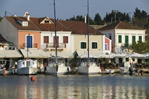Images Dated 6th May 2006: GREECE, Ionian Islands, KEFALONIA, Fiskardo: Yacht Harbor, Afternoon View