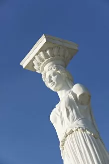 Images Dated 5th May 2006: GREECE, Ionian Islands, KEFALONIA, Kokolata: Greek Lawn Ornament Statue Showplace