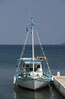 Images Dated 6th May 2006: GREECE, Ionian Islands, KEFALONIA, Agia Efymia: Fishing Boat, Efymia Bay
