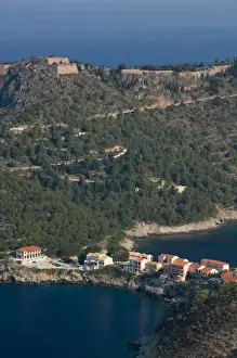 Images Dated 6th May 2006: GREECE-Ionian Islands-KEFALONIA-Assos: Morning View of Assos and Venetian Castle