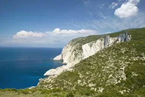 Images Dated 3rd May 2006: GREECE-Ionian Islands-ZAKYNTHOS-SHIPWRECK BEACH: Shipwreck (Navagio) Beach- Cliffs