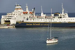 Images Dated 3rd May 2006: GREECE, Ionian Islands, ZAKYNTHOS: Yacht and Island Ferries