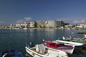 Images Dated 8th May 2006: GREECE, Northeastern Aegean Islands, LESVOS (Mytilini), Mytilini Town: Waterfront