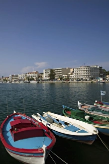 Images Dated 8th May 2006: GREECE, Northeastern Aegean Islands, LESVOS (Mytilini), Mytilini Town: Waterfront