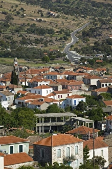 Images Dated 9th May 2006: GREECE, Northeastern Aegean Islands, LESVOS (Mytilini), Mandamados: Hilltown View