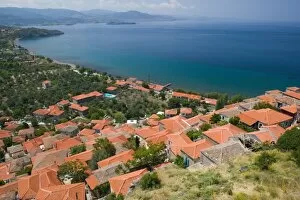 Images Dated 9th May 2006: GREECE, Northeastern Aegean Islands, LESVOS (Mytilini), Mithymna (Molyvos): Town