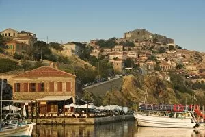 Images Dated 9th May 2006: GREECE, Northeastern Aegean Islands, LESVOS (Mytilini), Mithymna (Molyvos): Fishing Port