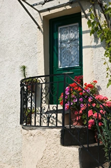 Images Dated 9th May 2006: GREECE-Northeastern Aegean Islands-LESVOS (Mytilini)-Skala Sykaminia: Doorway