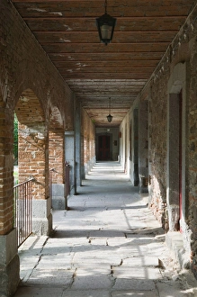Images Dated 10th May 2006: GREECE-Northeastern Aegean Islands-LESVOS (Mytilini)-Filia: Limonos Monastery- Courtyard