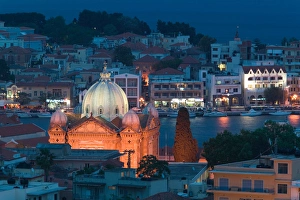Images Dated 10th May 2006: GREECE-Northeastern Aegean Islands-LESVOS (Mytilini)-Mytilini Town: Waterfront