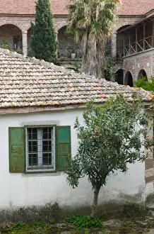 Images Dated 10th May 2006: GREECE-Northeastern Aegean Islands-LESVOS (Mytilini)-Filia: Limonos Monastery- Courtyard