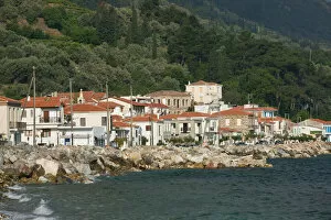 GREECE-Northeastern Aegean Islands-SAMOS-Avlakia: Coastal Resort Town / Morning