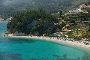Images Dated 15th May 2006: GREECE-Northeastern Aegean Islands-SAMOS-Kokkari: Lemonaki Beach