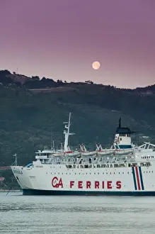 Images Dated 15th May 2006: GREECE-Northeastern Aegean Islands-SAMOS-Vathy (Samos Town): Greek Island Ferry with