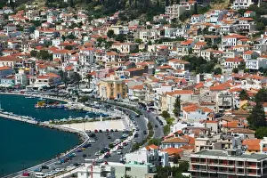 GREECE-Northeastern Aegean Islands-SAMOS-Vathy (Samos Town): Town View with Harbor