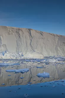 Greenland Gallery: Greenland, Disko Bay, Ilulissat, floating ice at sunset