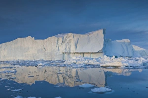 Greenland Collection: Greenland, Disko Bay, Ilulissat, floating ice at sunset
