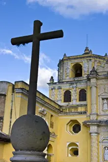 Images Dated 20th January 2008: Guatemala, Antigua. The church of La Merced was originally built in 1548. Its present