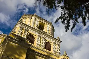 Images Dated 27th January 2008: Guatemala, Antigua. The church of La Merced was originally built in 1548. Its present
