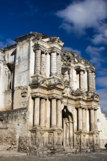Images Dated 20th January 2008: Guatemala, Antigua. El Carmen Church Ruin, or Inglesia de Carmen, Former seat of