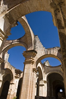 Images Dated 29th January 2008: Guatemala, Antigua. The Ruins of the Cathedral de Antigua. The Cathedral was almost