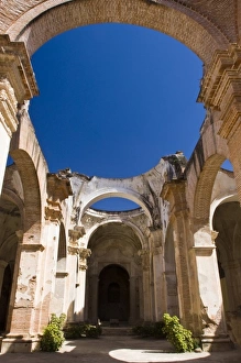 Images Dated 29th January 2008: Guatemala, Antigua. The Ruins of the Cathedral de Antigua. The Cathedral was almost
