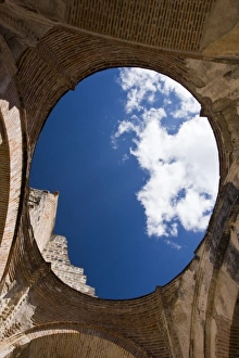 Images Dated 29th January 2008: Guatemala, Antigua. The Ruins of the Cathedral de Antigua. The Cathedral was almost