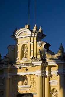 Images Dated 29th January 2008: Guatemala, Antigua. San Pedro Church in the town of Antigua