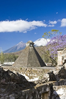 Images Dated 29th January 2008: Guatemala, Antigua. School bulit by friars in 1757, it did not have the royal approval