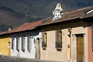 Images Dated 20th January 2008: Guatemala, Antigua. A typical colorful street in Antigua