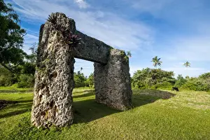 Images Dated 22nd June 2011: Haamonga a Maui (Burden of Maui), stone trilithon build in the 13th century, Tongatapu
