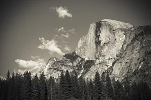 Images Dated 9th May 2018: Half Dome, Yosemite National Park, California, USA