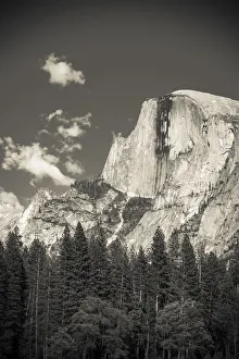 Images Dated 9th May 2018: Half Dome, Yosemite National Park, California, USA