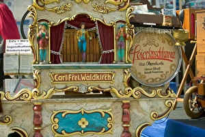 Images Dated 29th April 2004: hand organ, warnemunde