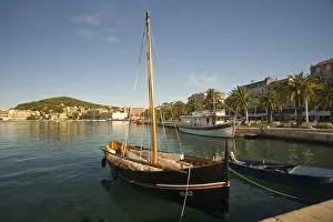 Harbour area, Walking just outside Dioceltians Palace built as a grand retirement