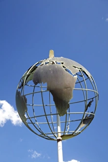Images Dated 18th February 2010: Harold Gatty (air navigator) Monument, Campbell Town, Midlands, Tasmania, Australia