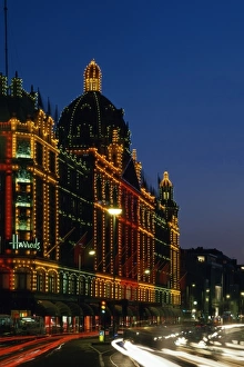 Images Dated 24th March 2012: Harrods, London, England