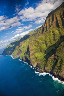 Images Dated 3rd February 2011: Hawaian Islands; USA; Hawaii; Kauai; Aerial of the Napali Coastline