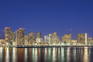 Images Dated 23rd March 2015: Hawaii, Honolulu, Twilight Waikiki Skyline