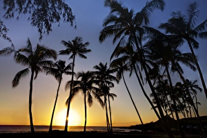 Warm Color Prints: Hawian Islands; USA; Kauai; Sunset on the Westside of Maui