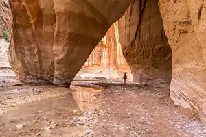 Hiking at Slide Arch in Paria Canyon - Vermillion Cliffs Wilderness, Southern Utah