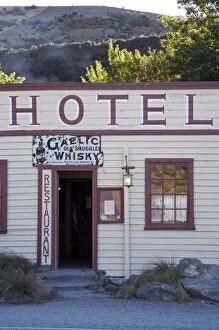 Images Dated 9th April 2007: Historic Cardrona Hotel, near Wanaka, South Island, New Zealand