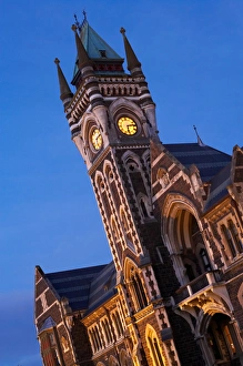 Images Dated 17th August 2005: Historic Registry Building, University of Otago, Dunedin, South Island, New Zealand