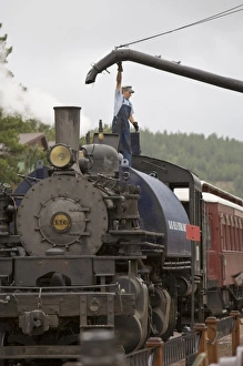 Images Dated 12th June 2007: Historic Steam Trains depart Hill City South Dakota in the summer season