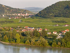 Images Dated 2021 April: Historic town Durnstein located in wine-growing area, UNESCO World Heritage Site