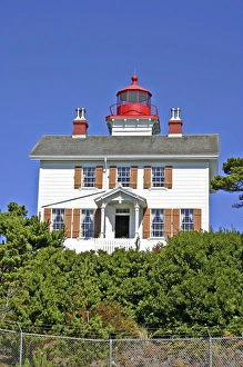 Images Dated 1st January 1980: Historic Yaquina Bay Lighthouse at Newport Oregon
